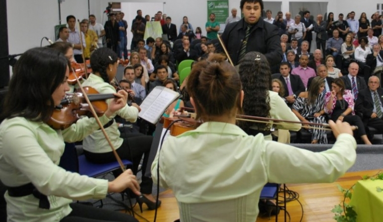 Orquestra da Abadeus na inauguração da IFSC