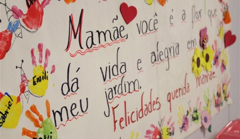 Noite de emoção para as mamães na Abadeus