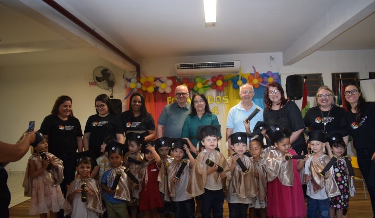 Centro Infantil da Abadeus celebra encerramento com formatura em Musicalização 