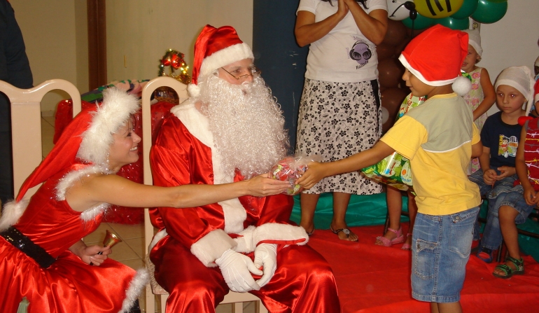 Abadeus realiza festa de encerramento da Creche